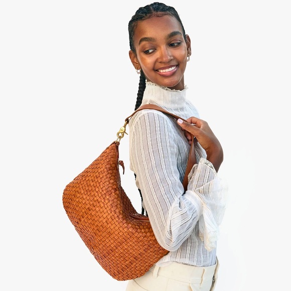 CLARE V - Moyen natural/ tan leather messenger bag - Picture 3 of 12